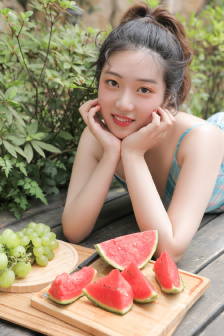 妈妈说只要爸爸不在家就可以睡觉